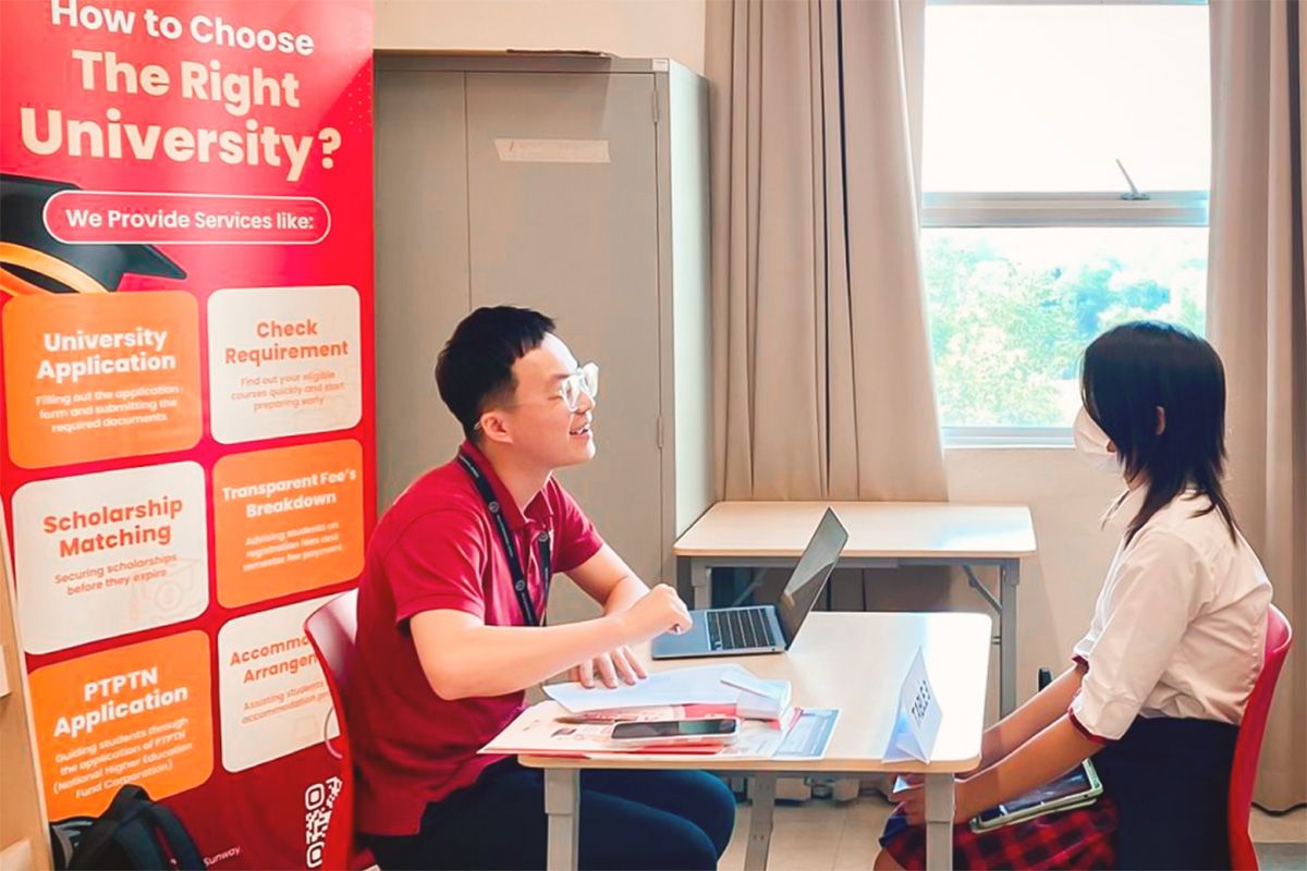 Unienrol Why Are Smart Parents Rethinking Overseas Higher Education Pathways?